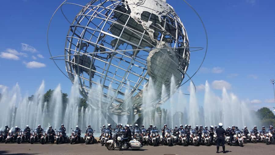 NYC Contrasts Tour: Harlem, Bronx, Bushwick, Queens, and Brooklyn - Dumbo Finish Options: Pick Your Late-Day Flavor