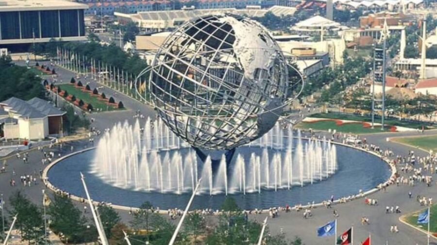 NYC: Contrasts Tour of Harlem, The Bronx, Queens & Brooklyn - From Times Square up the Hudson: Harlem’s music landmarks