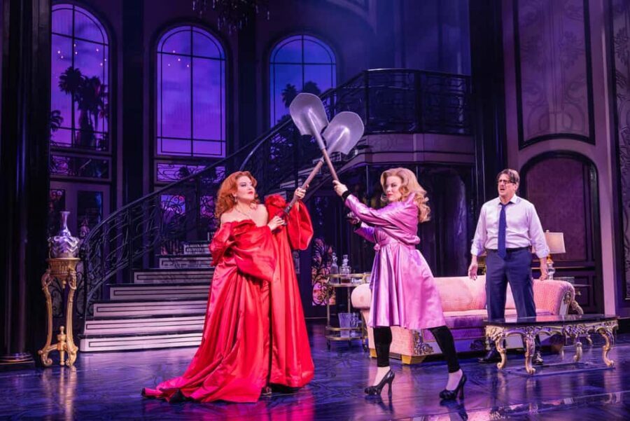 NYC: Death Becomes Her the Musical on Broadway - Lunt-Fontanne Theatre: Getting In Without Waste
