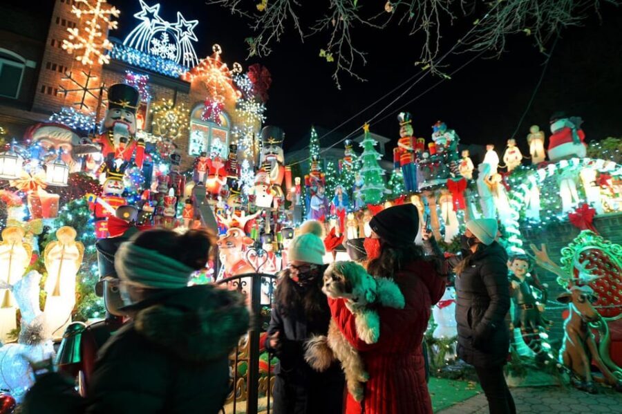 NYC: Dyker Heights and NYC Holiday Lights Luxury Bus Tour - How the 4-Hour Route Works (so you know what you’re paying for)