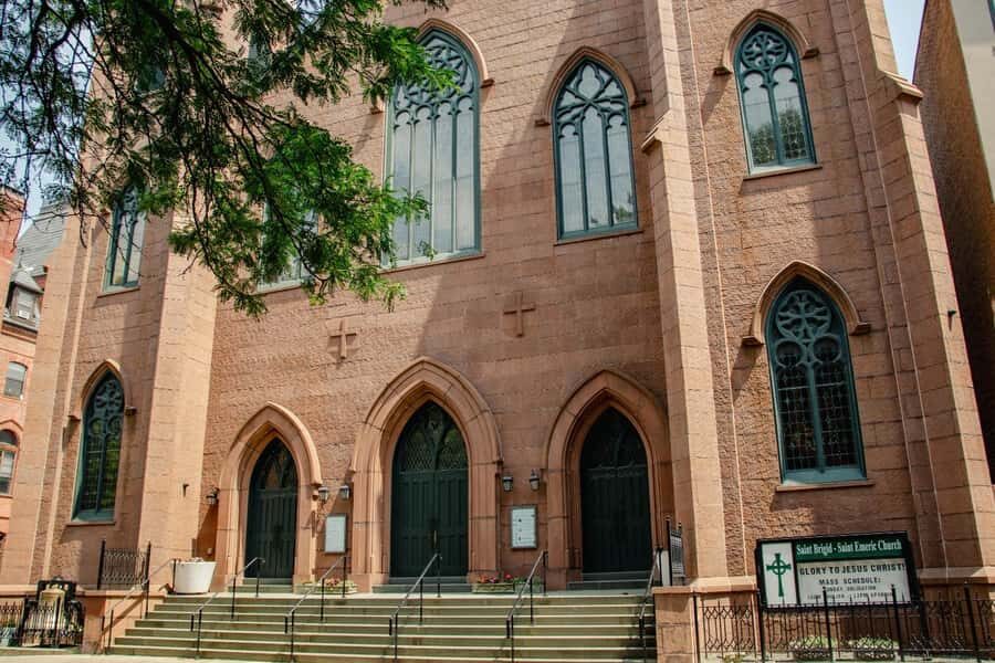 NYC: East Village & Midtown Irish History Walking Tour - Gramercy Park and the East Village vibe: learning the city’s “in-between” spaces