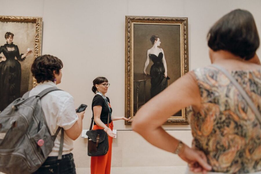 NYC: Express Highlights Tour of the MET Museum - Getting into the Met fast: priority access and a 15-person cap