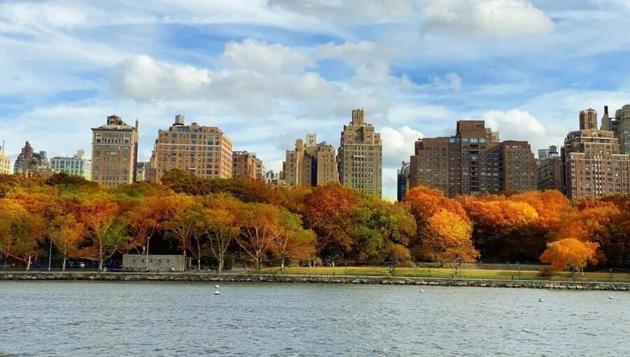 NYC: Fall Foliage Cruise with Live Guide - Weather and foliage colors: why your photos may differ