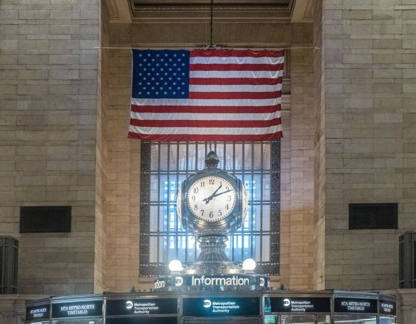 NYC | French guided tour Grand Central & Midtown - Group Photos by Email and an Addresses List That Extends the Day