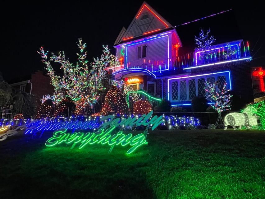 NYC | French guided tour of Christmas in Brooklyn - Why Dyker Heights Christmas Lights Feel Like a Whole Different World