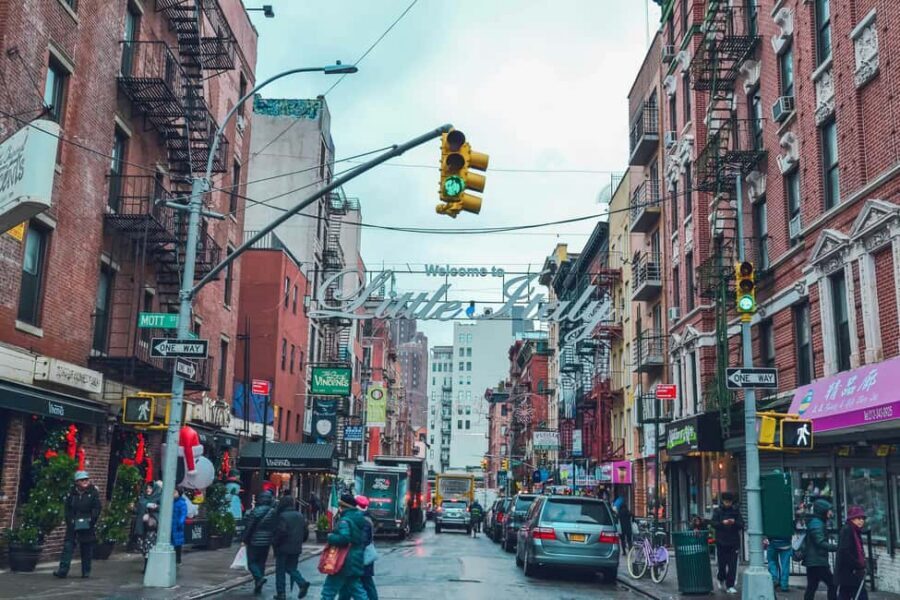 NYC: Greenwich, SoHo, Little Italy and Chinatown Tour - SoHo cast-iron architecture: the design lesson you can actually use