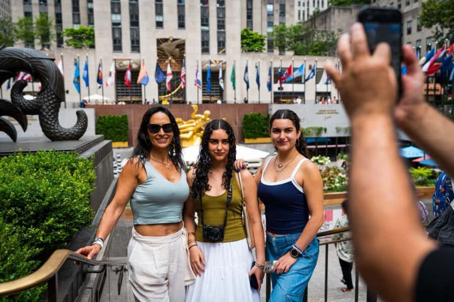NYC: Half-Day Luxury Bus Tour of Top Highlights - Getting Started at 8th Avenue: The Easy Meeting Point and the First Views