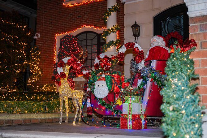 NYC Holiday Lights and Dyker Heights Luxury Bus Tour - Rockefeller Center finale: tree, skates, and quick Midtown sparkle