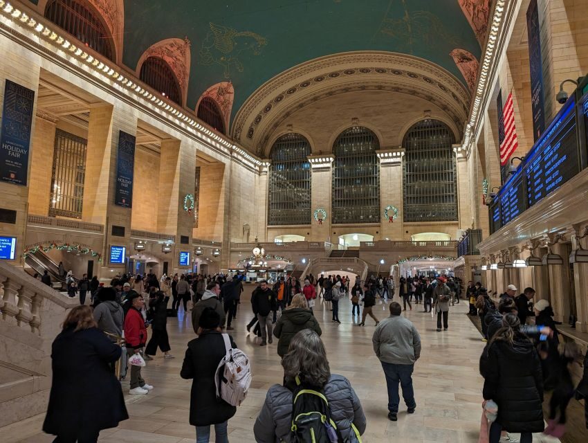NYC: Holiday Lights Guided Bus Tour - Key takeaways before you go