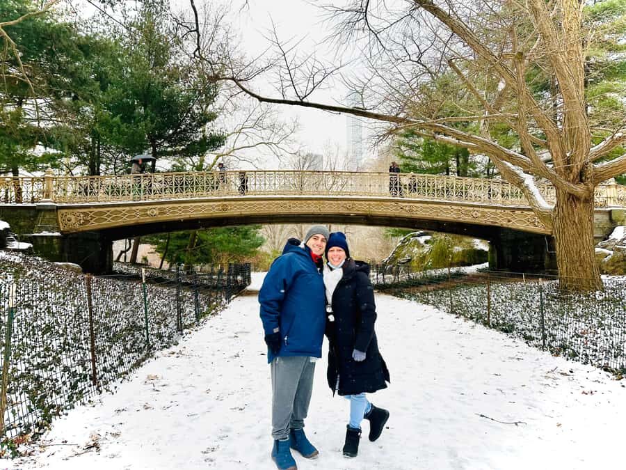 NYC: Home Alone 2 & Elf Locations Tour in Central Park Tour - Elf Moments in Central Park: Buddy’s snowball bridge and the photo payoff