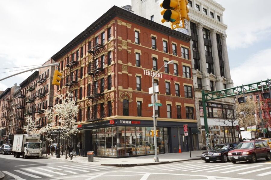 NYC: Lower East Side Devour Food & History Walking Tour - Starting at Katz’s Delicatessen and the art of a deli breakfast