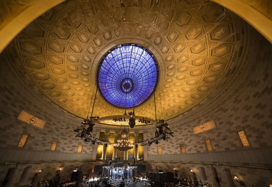 NYC: Macy's Thanksgiving Day Parade Premium Viewing Brunch - Timing the Parade: Why Early Arrival Protects Your Best Moments