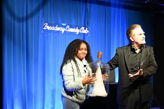 NYC: Magic Show for All Ages - Broadway Magic Hour (Times Square) - Food and drinks: what’s extra (and how to plan)