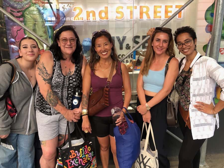 NYC: Manhattan Secondhand Shopping Day Tour - Key things that make this tour work