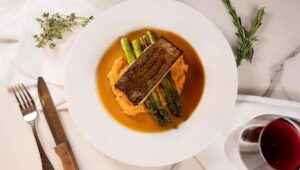 NYC: Manhattan Skyline Dining Cruise - Buffet Dinner vs Premier 3-Course: Choosing the Right Meal for Your Cruise