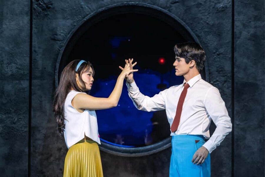 NYC: Maybe Happy Ending on Broadway - Entering the theater smoothly with mobile tickets