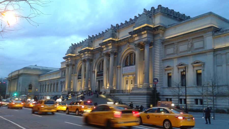 NYC: Metropolitan Museum: "Secrets of the MET" Experience - Entering the MET Like You Mean It (Great Hall + Pharaoh Spot)