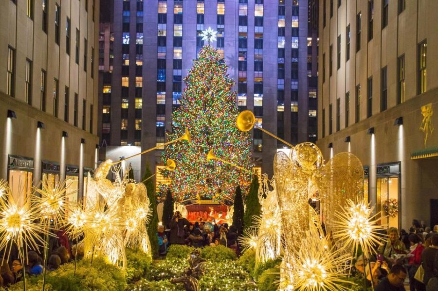 NYC: Midtown Holiday Donut and Hot Chocolate Adventure - What to wear and expect from the walking pace