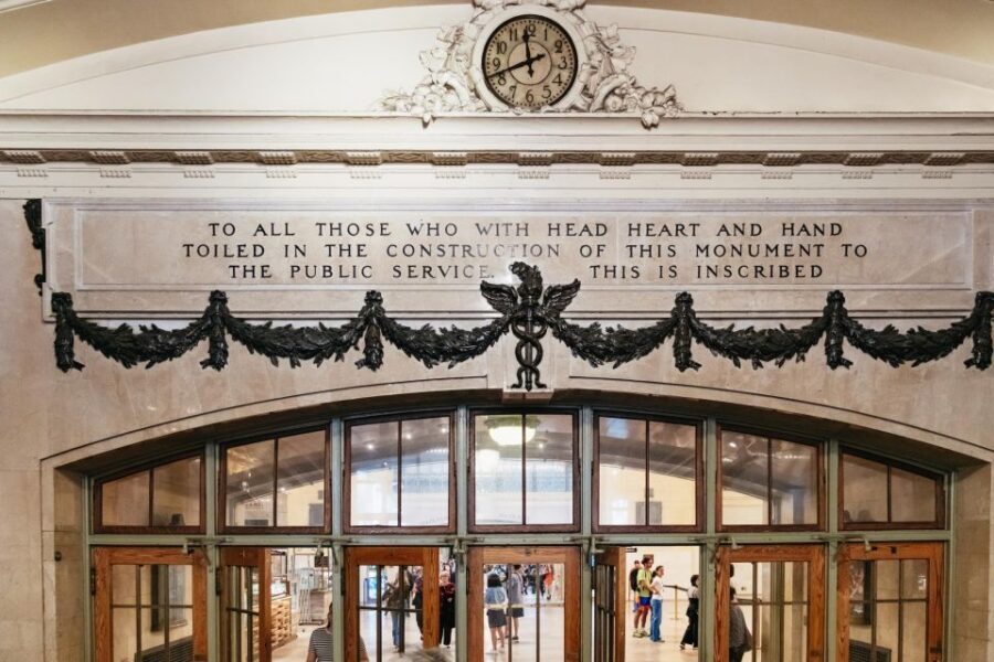 NYC: Official Grand Central Terminal Guided Tour - The 1920s Tycoon Office, Secret Staircases, and a Speakeasy Feel