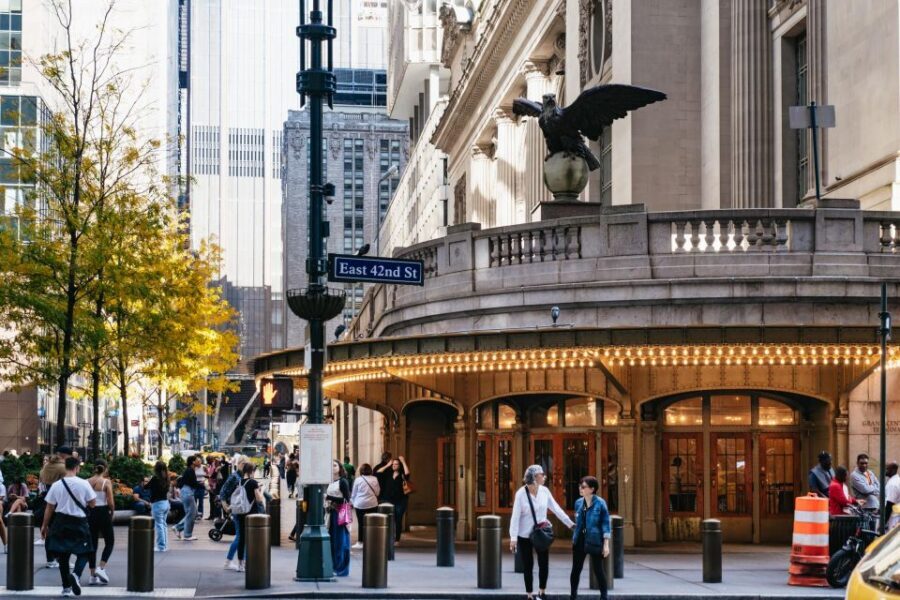 NYC: Official Grand Central Terminal Guided Tour - Campbell, the Former Movie Theater, and the Wine Store Surprise