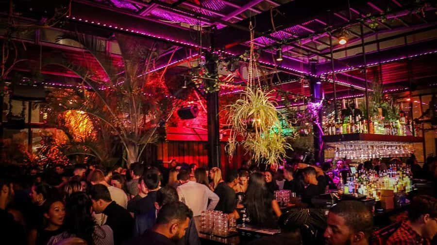NYC Pub Crawl Experience - Getting the Most Out of Your Stop-and-Party Plan