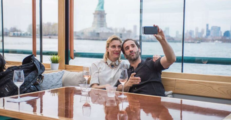 NYC: Romantic Valentine's Day Champagne Cruise - How This 1.5-Hour Valentine’s Cruise Feels on the Water