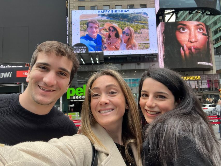 NYC: See Yourself on a Times Square Billboard for 24 Hours - Choosing the right photo, frame, and message