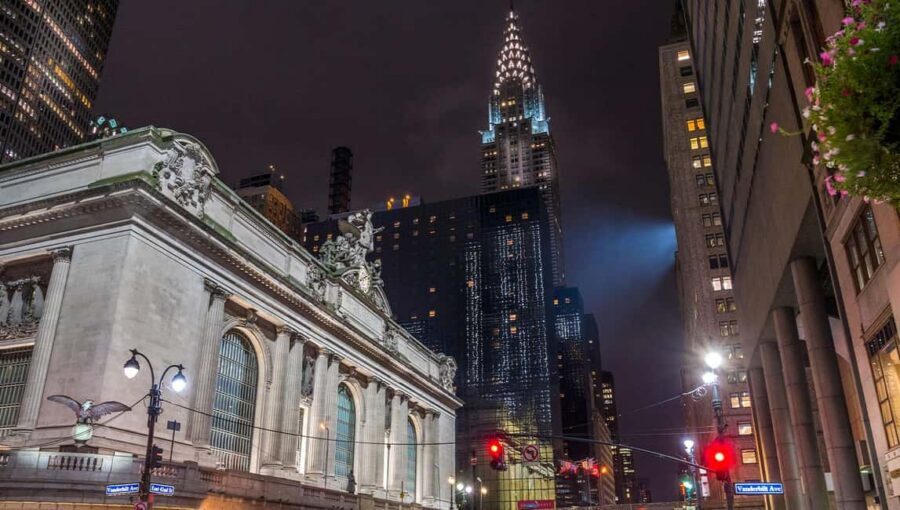 NYC: Skyline Night Tour on Double-Decker Bus - Live guide commentary and 11-language audio: getting more from what you see