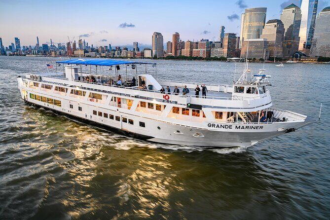 NYC Statue Liberty 90-Minute Sightseeing Cruise - Key highlights