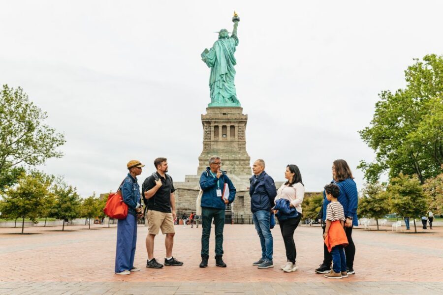 NYC: Statue of Liberty and Ellis Island Guided Tour - Starting at Bowling Green: why the Battery matters