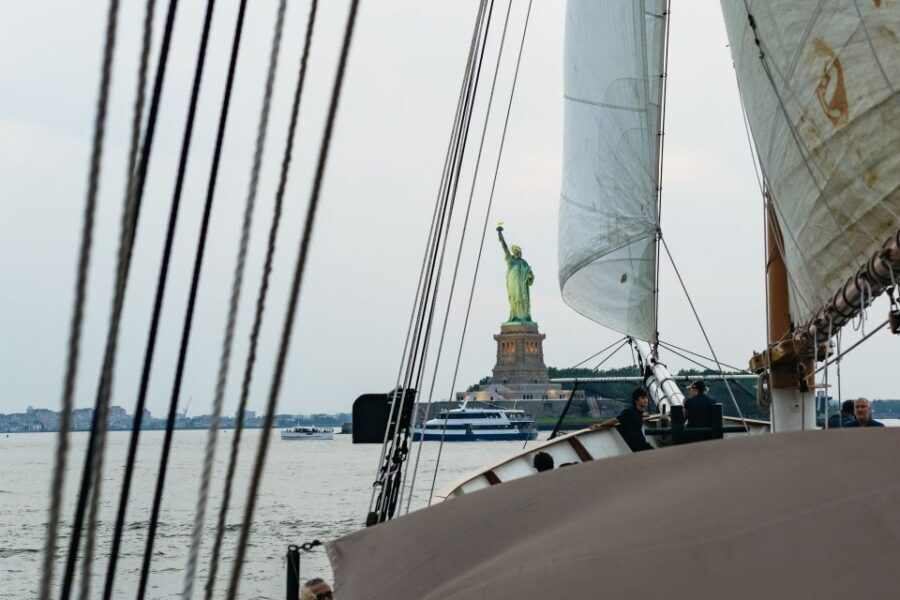 NYC: Sunset Jazz Sail aboard the 'Clipper City' - Drinks and light snacks: value, flow, and one real-world caution