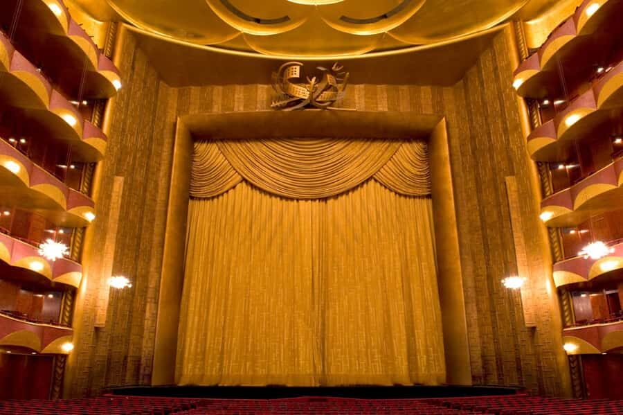 NYC: The Metropolitan Opera Tickets - Timing, Pacing, and What to Do Before the Music Starts