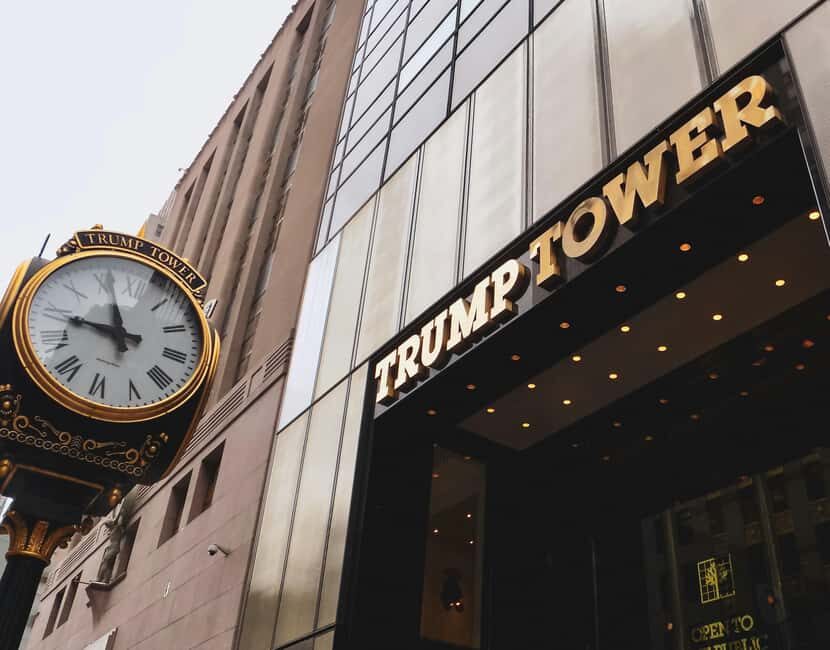 NYC: The Tour D'Trump, Walking Tour - Where you start at 54th and 6th Ave fountains