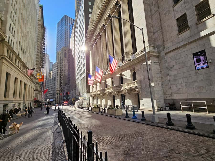 NYC: Wall Street Finance & Power, 9/11 memorial and the Bull - A Two-Hour Wall Street to World Trade Center Walking Loop