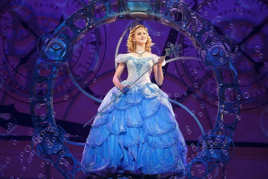 NYC: Wicked The Musical on Broadway - Translation options: free synopses vs paid real-time audio