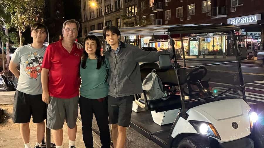 NYC:Midtown,Chelsea &West Village Guided City Tour by E-Cart - Washington Square Park: the New York “pause” you’ll actually enjoy