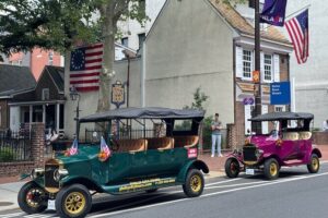 One Hour Tour Of Philadelphia Historical Sites In A Vintage Car - Start Point at 51 N 12th St: Easy to Find, Easy to Return From