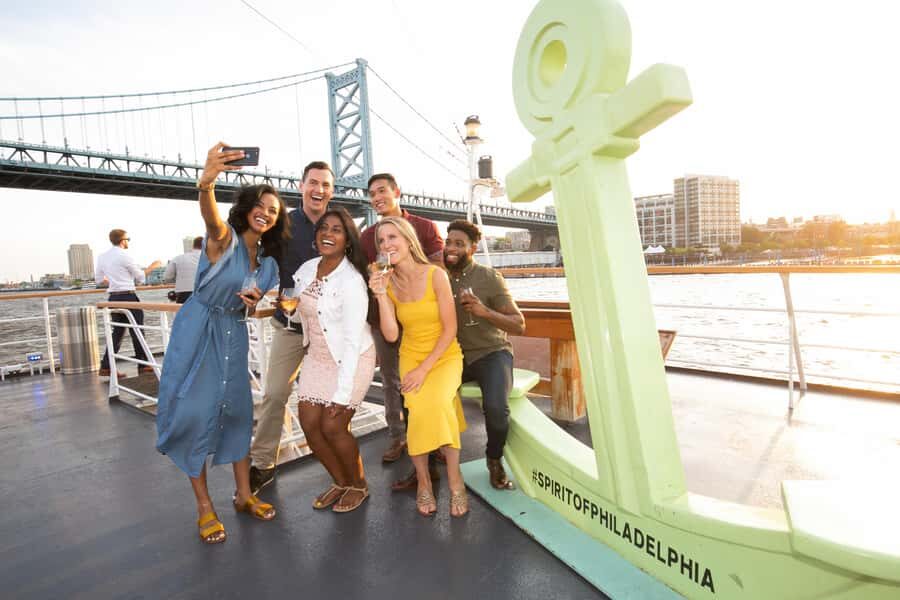 Philadelphia: Buffet Brunch, Lunch, or Dinner Cruise - Food plan: chef-prepared 3-course buffet for brunch, lunch, or dinner