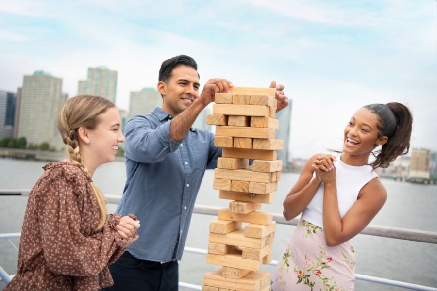 Philadelphia: Buffet Brunch, Lunch, or Dinner Cruise - Entertainment on board: DJ, games, and dancing with a view