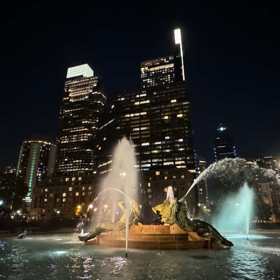 Philadelphia Evening Electric Cart Tour - Rolling past City Hall, William Penn, and the LOVE Statue