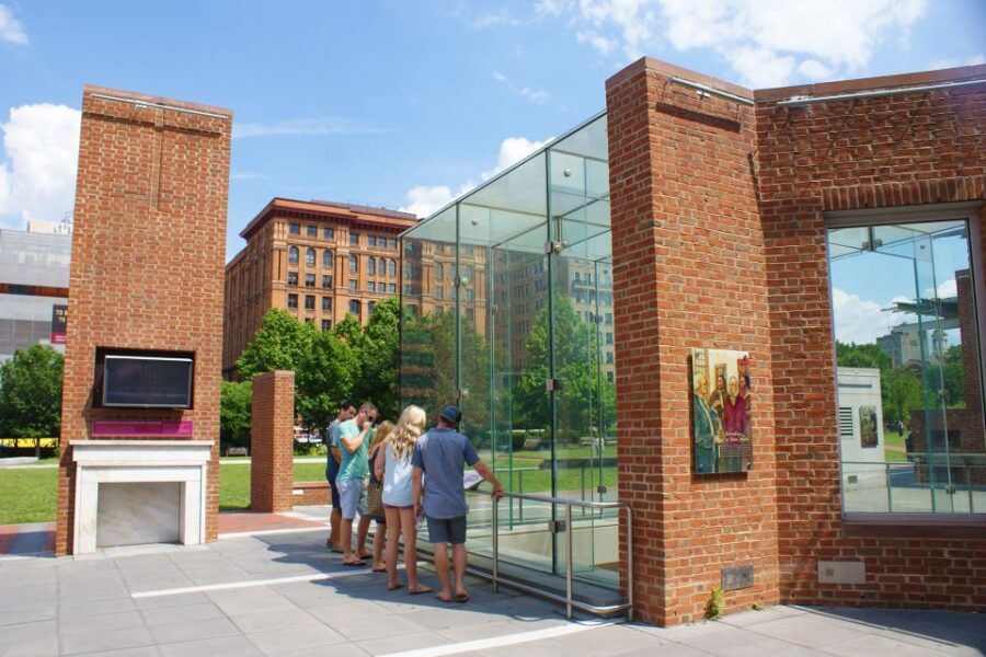 Philadelphia: History, Highlights & Revolution Walking Tour - Finishing in Old City: Why This Tour Works for a Short Philly Window