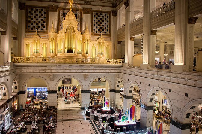 Private Philadelphia French/English Historical and Architectural Walking Tour - Stop 4: City Hall Visitor Center and the downtown skyline story
