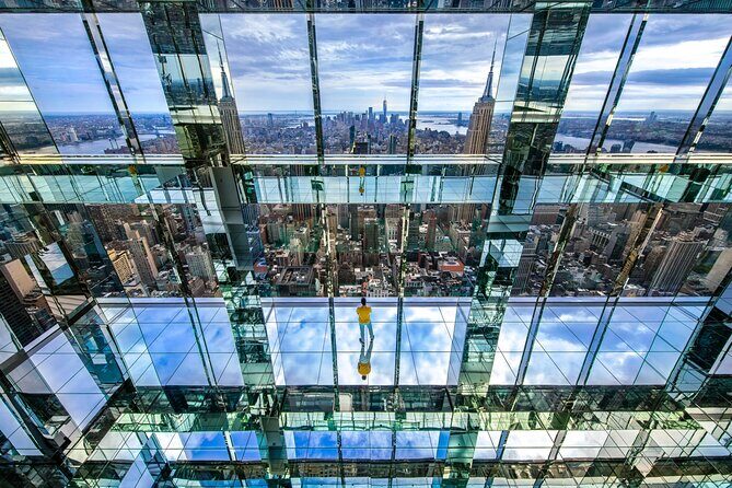 Race to the Sky: NYC Architecture Tour With SUMMIT One Ticket - Stop 1: Empire State Building Photo Moment and Creation Stories
