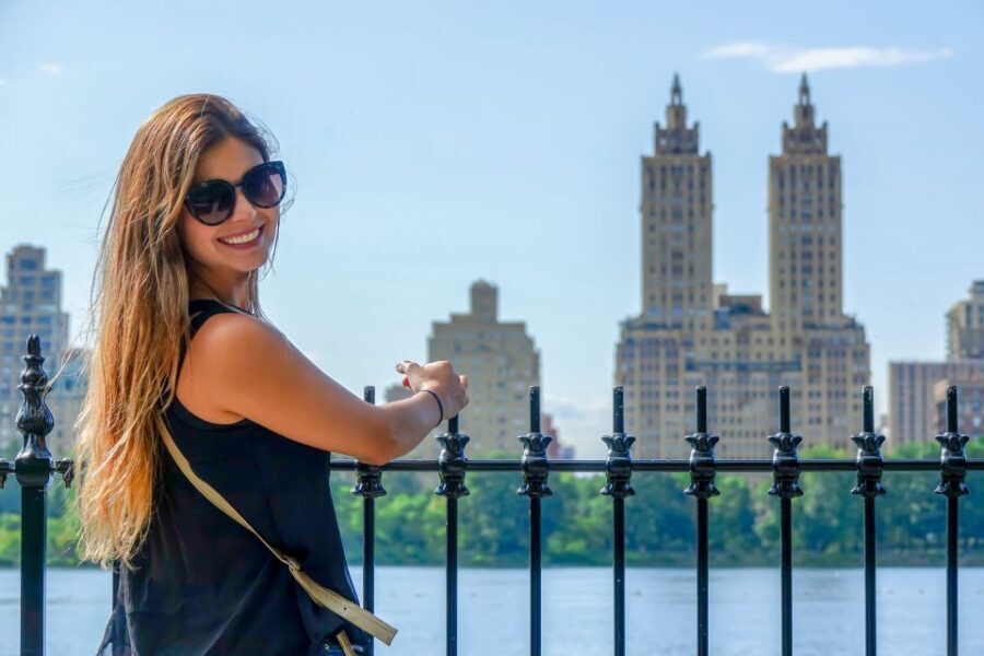 Romantic Photoshoot Experience for Couples in New York - The Brooklyn photo stop: why it’s more useful than one perfect street corner