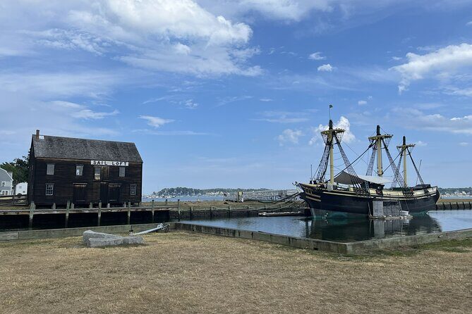 Salem Witch Tour from Boston by Train with Museum Tickets - Salem Witch Museum vs Real Pirates Museum: museum included, depending on day