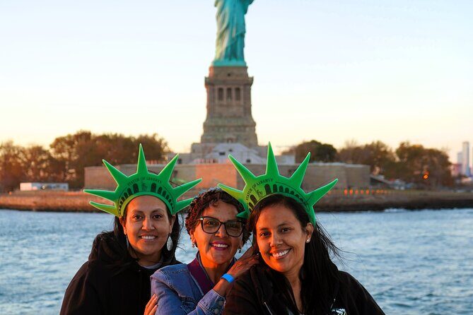 Starship Sunset Cruise NYC - City Lights & Skyline Views - Drinks and snacks (plus the free photo): what’s included and how to manage expectations