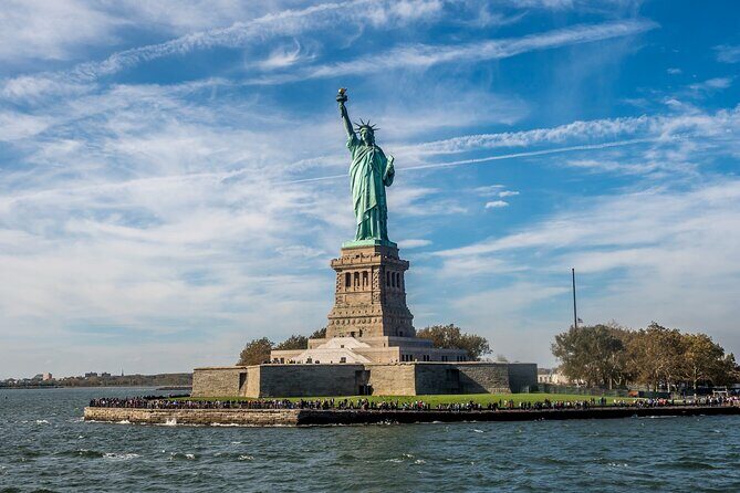 Statue of Liberty Cruise: Sightseeing Tour - Ellis Island from the water: history without the ticket lines