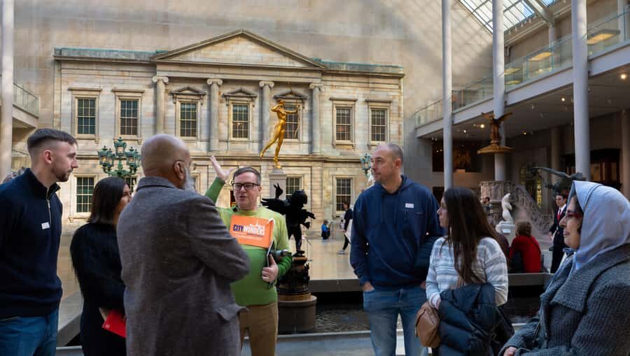 The Met Museum Guided Tour with Skip-the-Line Entry - Entering the Met fast at the Great Hall steps