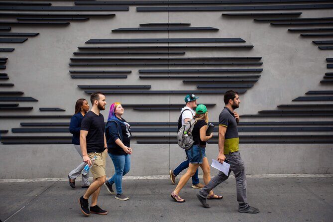 The NYC Backpacker Tour - Small-group pacing with guide Erin’s local energy
