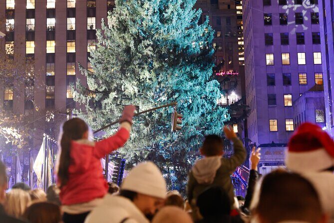 Tree Lighting Ceremony Indoor Viewing from 45 Rockefeller Center - How the 6:30 pm schedule plays out (and what to expect)